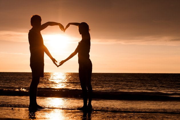 Comment partir en voyage peut renforcer les liens de couple Voyager est devenu plus qu'un besoin vital pour l'homme, et voyager à deux est l'un des meilleurs secrets qui peuvent sauver votre couple